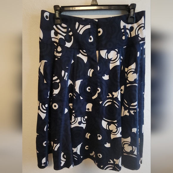 Elegant Navy and White A-Line Skirt - Picture 2 of 8